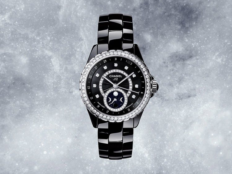 J12 黑色月相鑽石腕錶。圖／CHANEL 提供