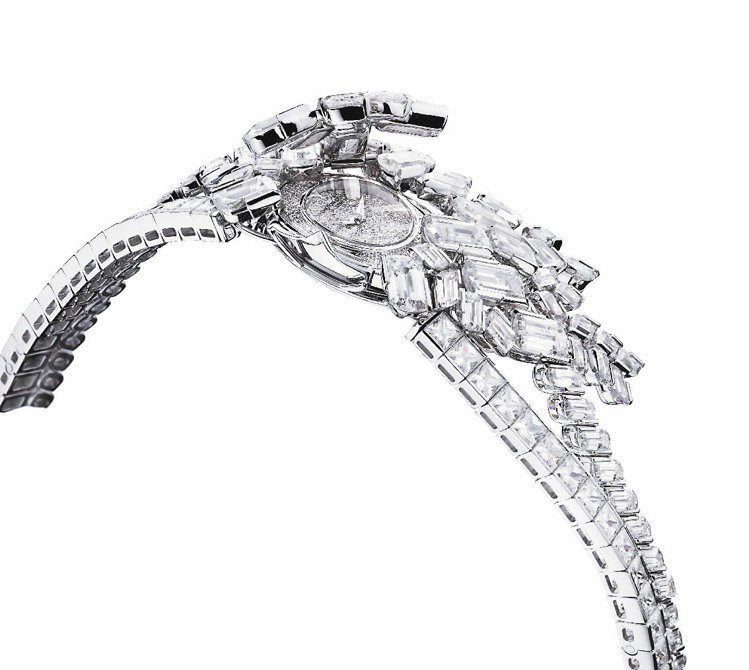 江詩丹頓Kalla高級珠寶表，手動超薄機芯，2,361萬元。圖／江詩丹頓提供