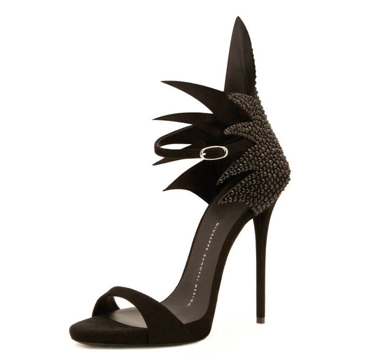 Giuseppe Zanotti Design 黑色火焰水晶高跟鞋、59,800...