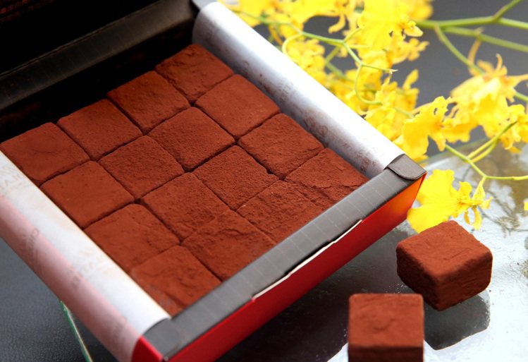 Du Rhone Chocolatier 16入糖摩卡禮盒。記者屠惠剛／攝影