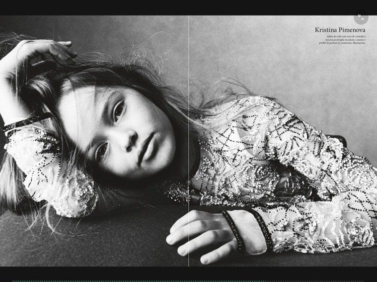 素有「世界最年輕的超模」之稱的 Kristina Pimenova 今年才 9 歲。圖／擷自thefashionspot.com