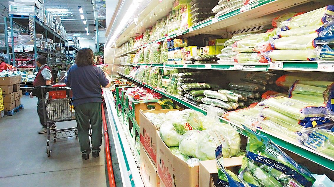 超市業者承認，無法滿足顧客想區分食品是否經基因改造的需求。