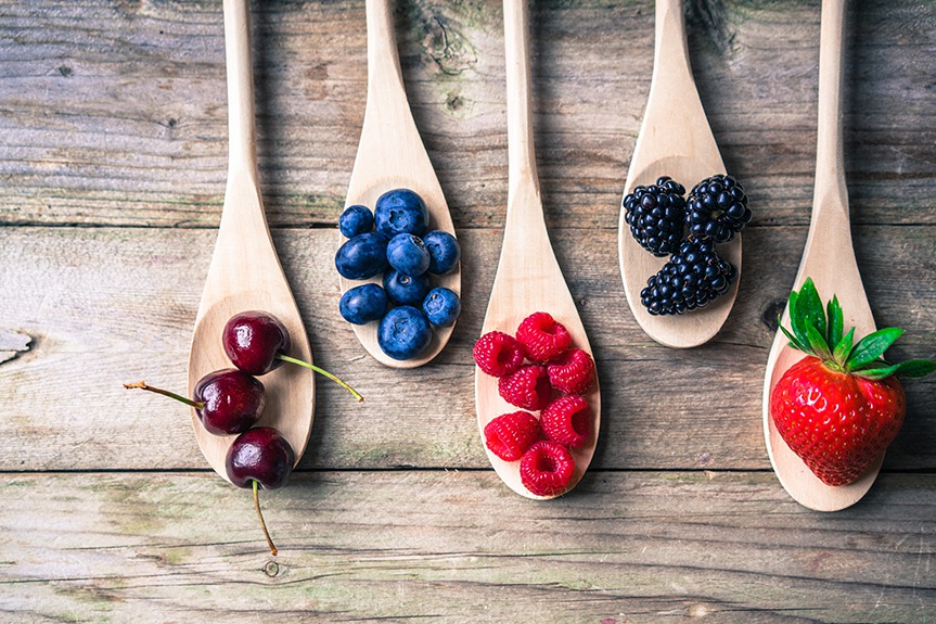 研究發現，食用黑莓與動作協調和平衡改善有關，食用藍莓，則可提升理解力和記憶力。