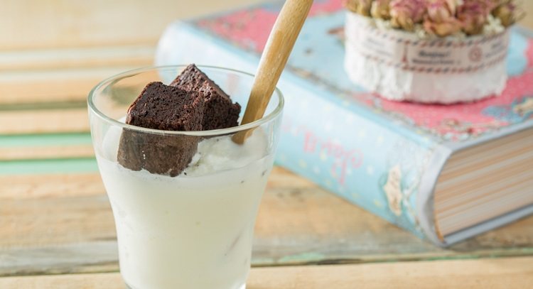 牛奶刨冰搭配苦中帶甜的巧克力，滋味絕配。