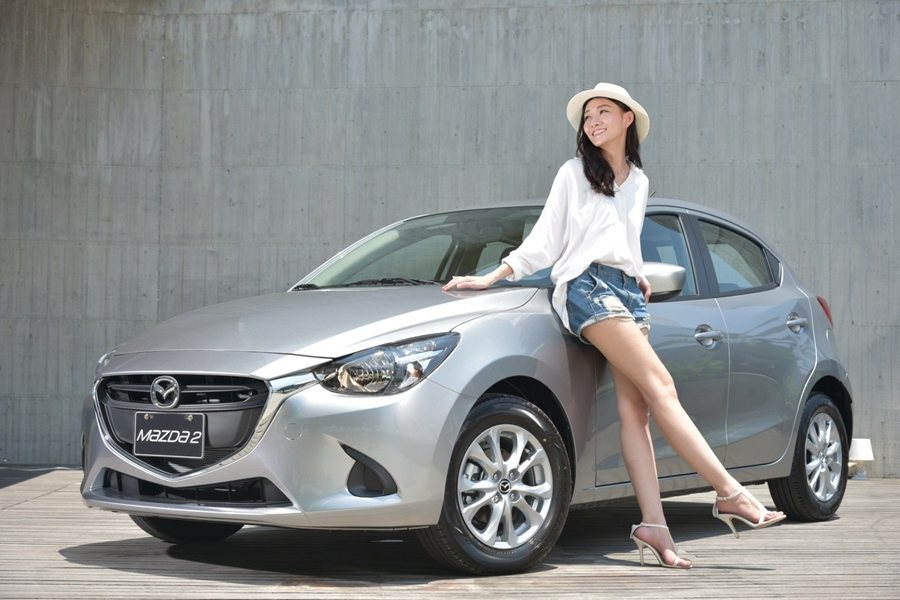 為迎接社會新鮮人、拉攏女性買家，甚至向二輪族招手，MAZDA推出全新改款的掀背小車Mazda強大的產品雨也激起其他品牌發動市場場保衛戰。
 圖／Mazda Taiwan提供