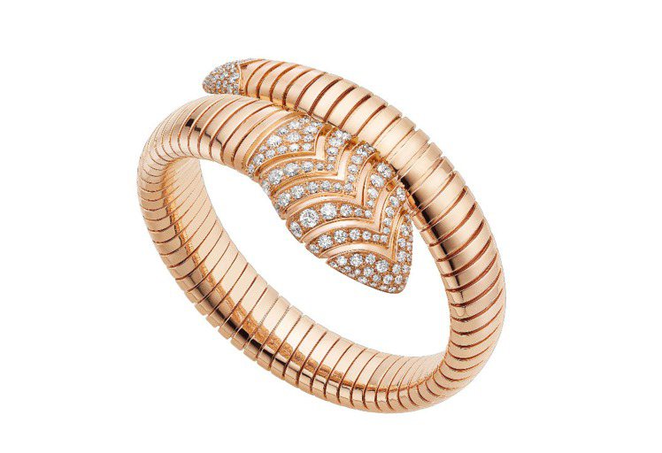 Serpenti Tubogas玫瑰金手環密鑲鑽石，111萬4,000元。圖╱寶...
