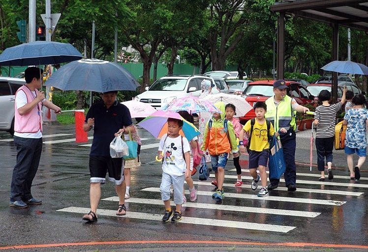 要讓台北市的孩子自己走路上學，真是一件難度高的事。 圖／聯合報系資料照片