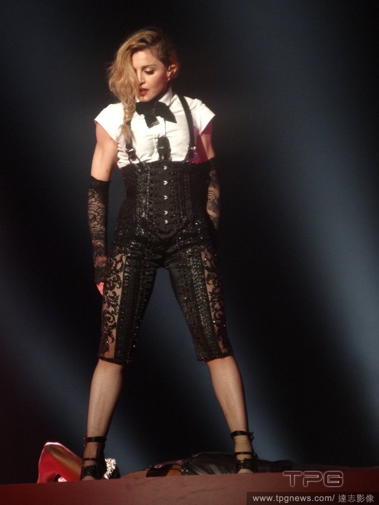 瑪丹娜此次「Rebel Heart」世界巡迴演唱會日前展開，一貫設計精美的舞台和服裝讓人目炫神迷。圖／達志影像