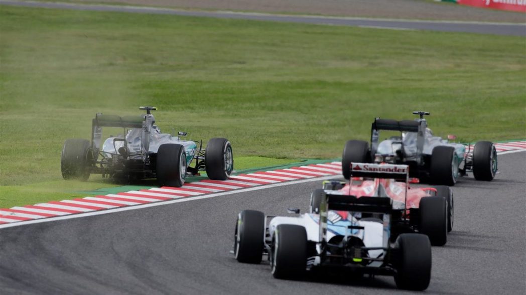 Vettel和Bottas趁著Rosberg跑開溜上2、3位。Kimi確認與法拉利續約後，Bottas明年續留威廉斯一年。 摘自F1