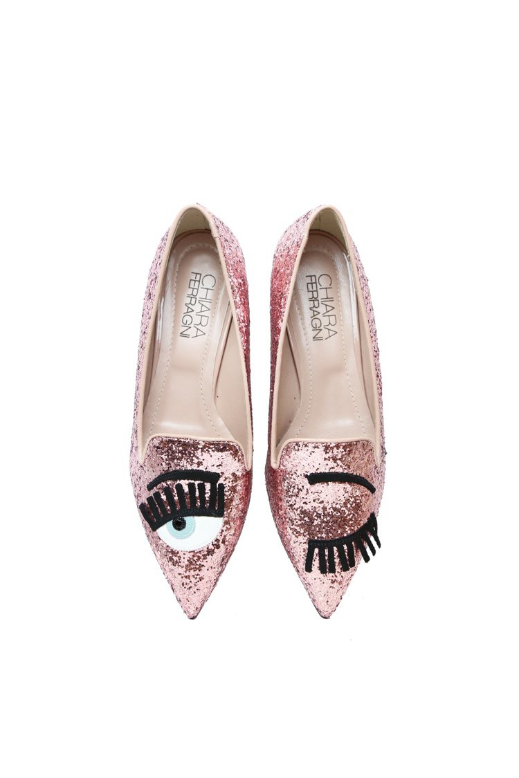 Flirting系列 粉紅亮片尖頭平底鞋，13,800元。圖／Chiara Ferragni提供