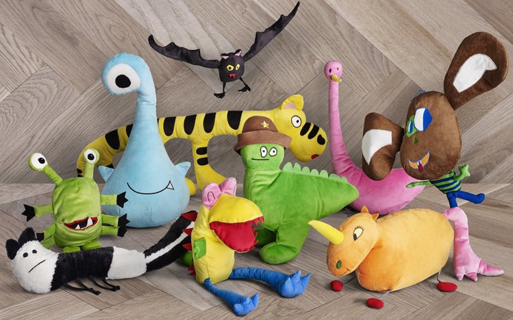 IKEA推出「填充玩具送愛心」活動，凡到IKEA購買任一件填充玩具或任一本童書，IKEA基金會即捐贈1歐元幫助世界各地貧困的兒童接受教育。圖／IKEA提供