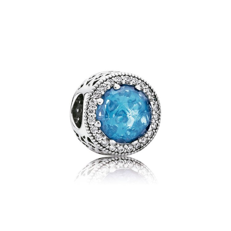 PANDORA天藍之心純銀藍水晶鋯石串飾，2,980元。圖╱PANDORA提供