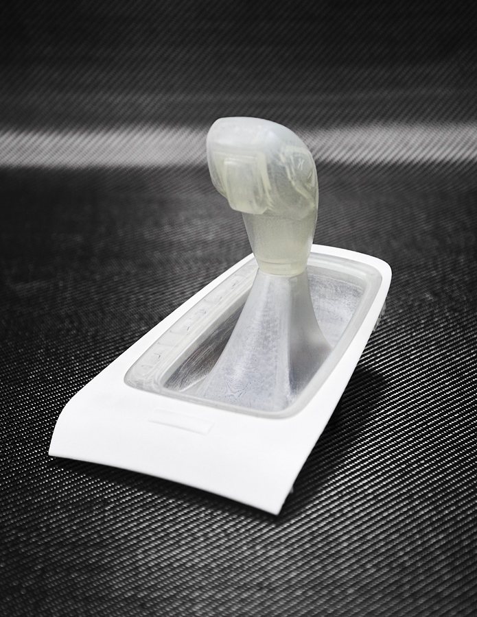 3D列印製作的排檔桿，未來車主就可在家列印個人偏好的形式。