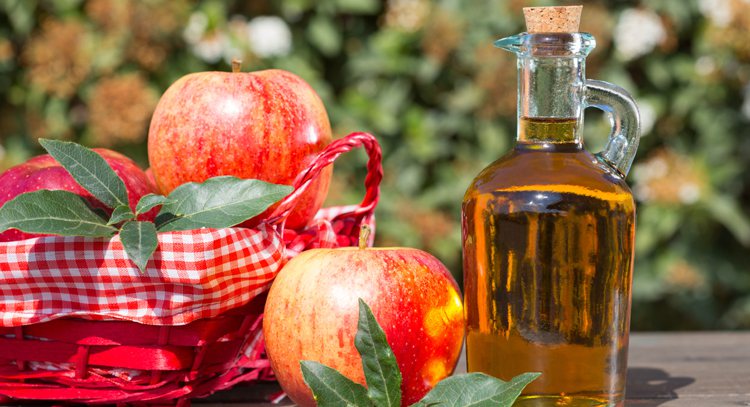 蘋果所含膳食纖維豐富，能夠幫助增加飽足感，也能協助控制血糖，增強體重控制，將蘋果製作成果醋，更是製造出許多酵素，可以幫助腸道健康。