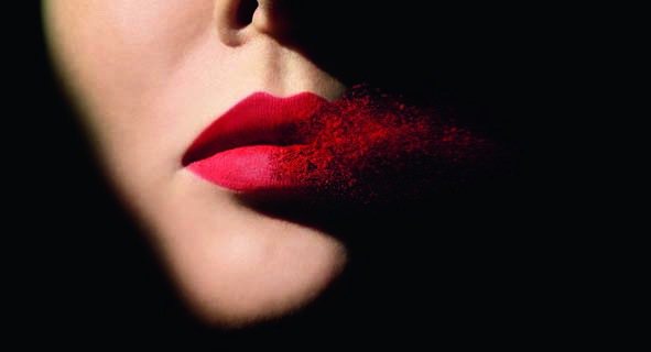 霧面紅唇是這一季最流行的彩妝元素之一。圖／蘭蔻提供