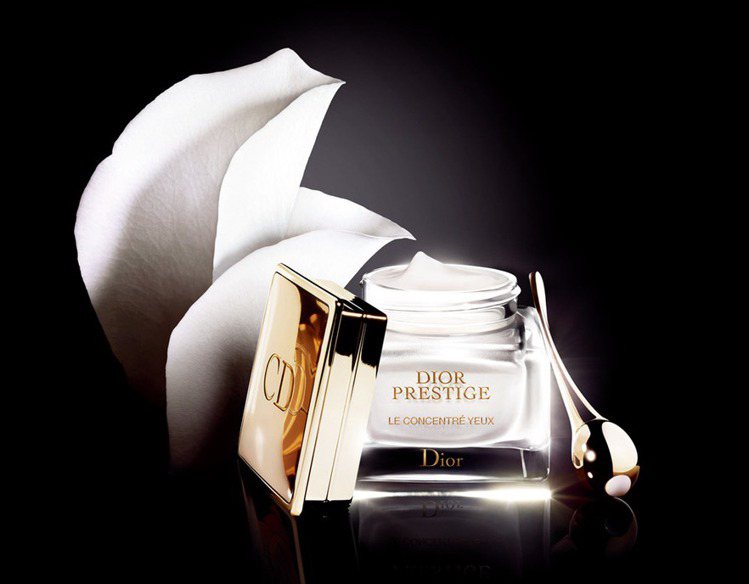 Dior迪奧精萃再生花蜜眼霜，15ml/5,600元。圖／迪奧提供