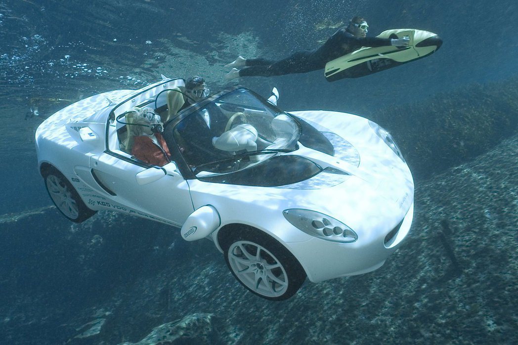 Rinspeed於2008年曾發表一款名為sQuba Concept敞篷潛水車。...