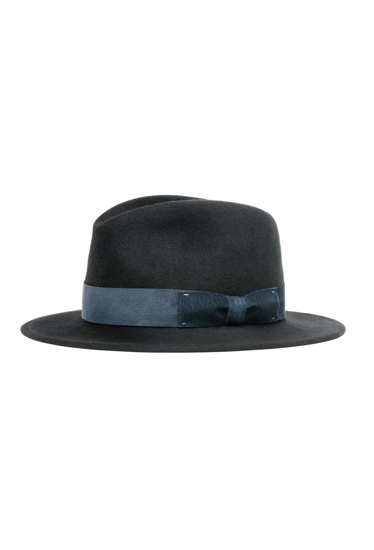 Mr.Kim 黑色紳士帽 ，價格11,480元。圖／ 初衣食午提供
