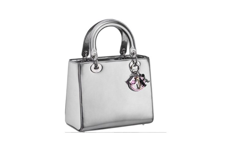 銀色小牛皮Lady Dior手提包，約15萬元。圖／Dior提供