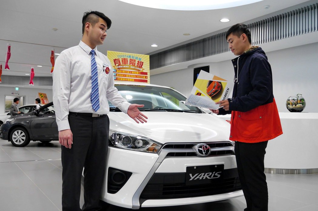 Toyota除了推出超值優惠外，並以最簡單的手續，讓消費者可以輕鬆換購新車。 記者陳威任／攝影