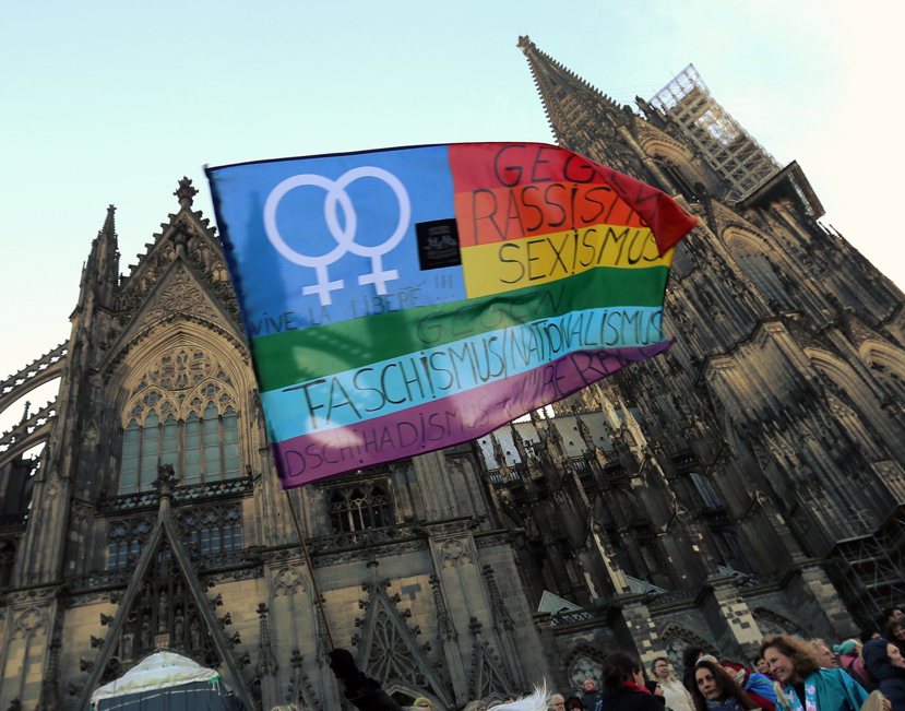 平權團體在科隆大教堂前的示威，除了反對性別歧視外，反種族歧視亦是她們對大重的呼籲...