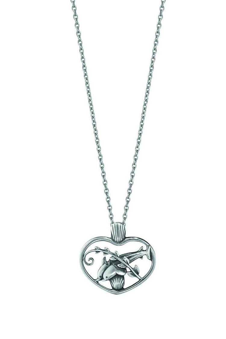 2016西洋情人節全球限定版海豚之心純銀項鍊，建議售價7,000元。圖／喬治傑生提供