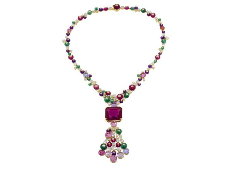 寶格麗頂級珠寶紅寶石項鍊（德國公主莉莉配戴款），主石八角形紅碧璽約27.41克拉。圖╱寶格麗提供