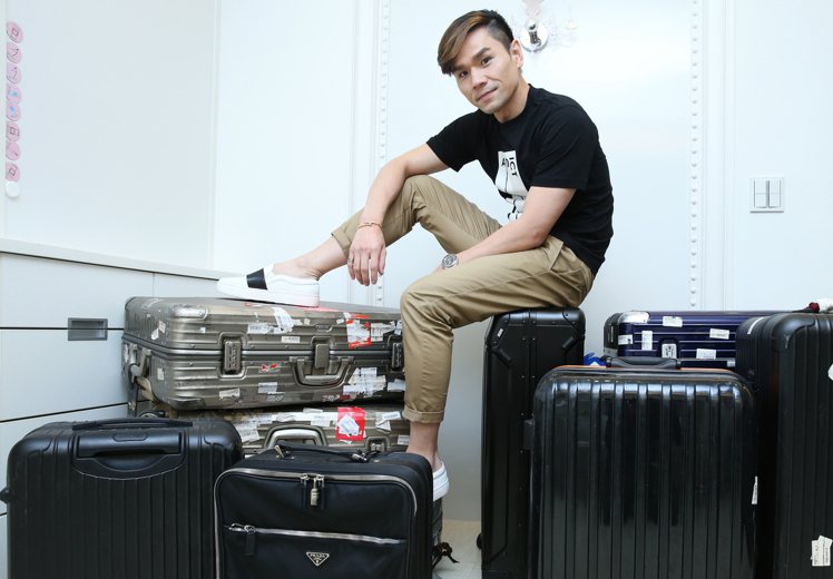 彩妝師Kevin和他的行李箱專題。記者徐兆玄／攝影