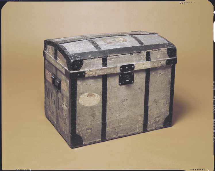 1854 第一個行李箱 Trianon.圖LV提供