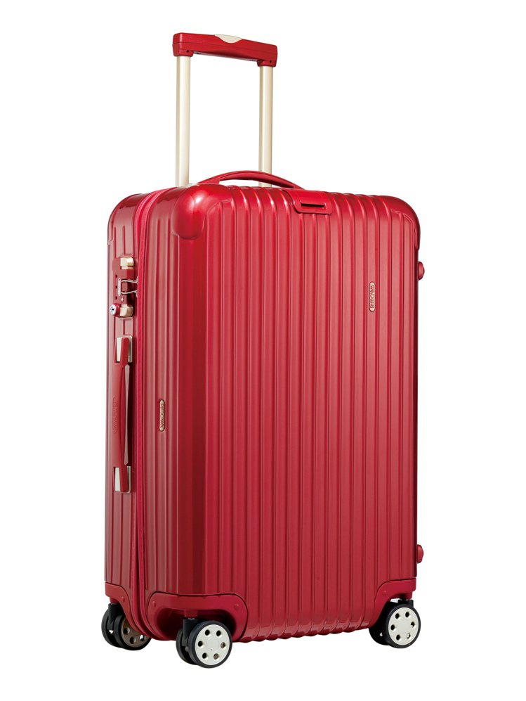 同屬SALSA系列 Deluxe 紅色大型四輪旅行箱，價格22,870元。圖／RIMOWA提供