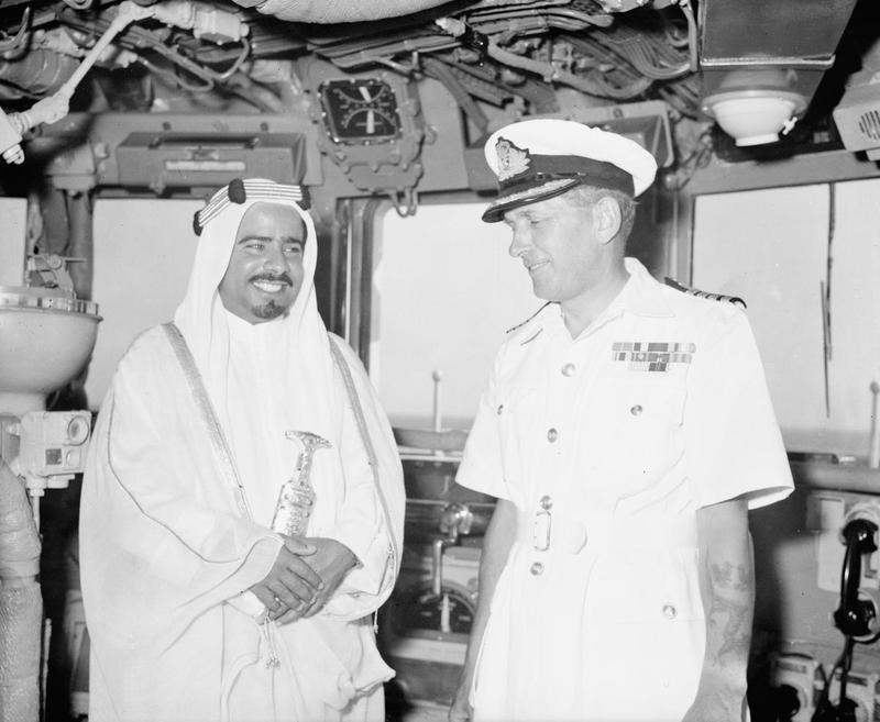 1959年，時任的巴林儲君伊薩·本·薩勒曼·哈利法（Sheikh Isa Bin...