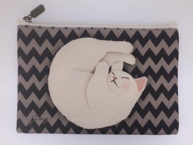Jetoy甜蜜貓純棉化妝包，售價520元。圖／粉絲谷提供