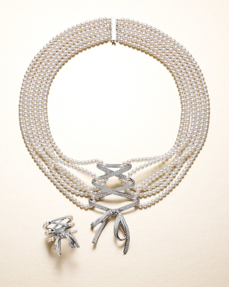 (左) TASAKI corset 鑽石珍珠戒指_NT$33萬1千；(右) TA...