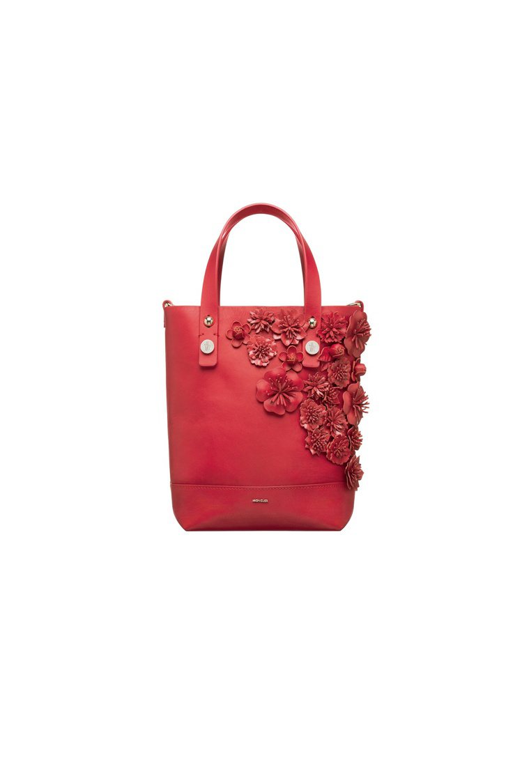 PETITE TULIE艷紅色立體花飾提包，售價33,800元。圖／MONCLER提供