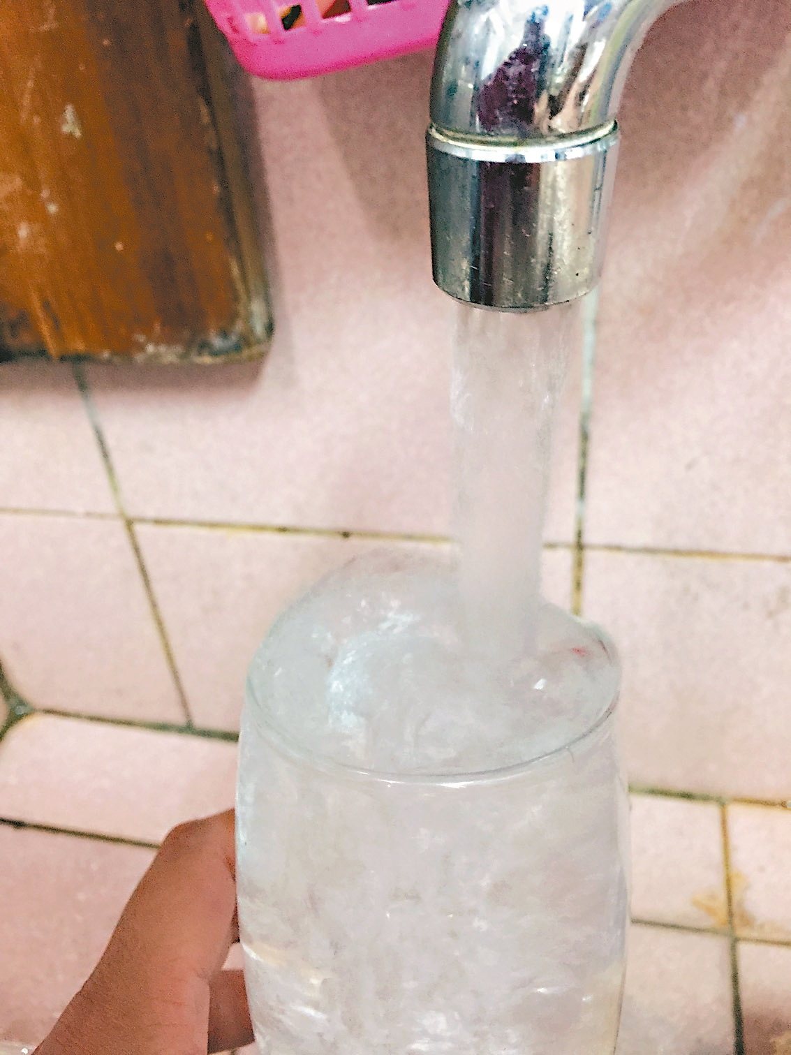 彰化縣環保局提醒民眾，生水須煮沸再喝，切勿生飲。<br />記者郭宣彣／攝影