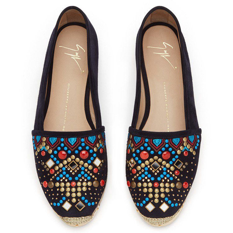 彩色珠飾麂皮草編鞋，售價23,800元。圖／Giuseppe Zanotti Design