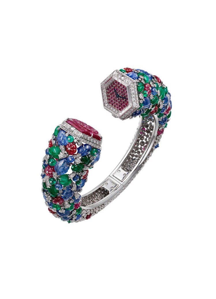 卡地亞頂級珠寶系列Tutti Frutti珠寶表，鑲嵌一顆總重22.87克拉的莫三比克六角形紅寶石，手動上鍊機芯。圖／卡地亞提供