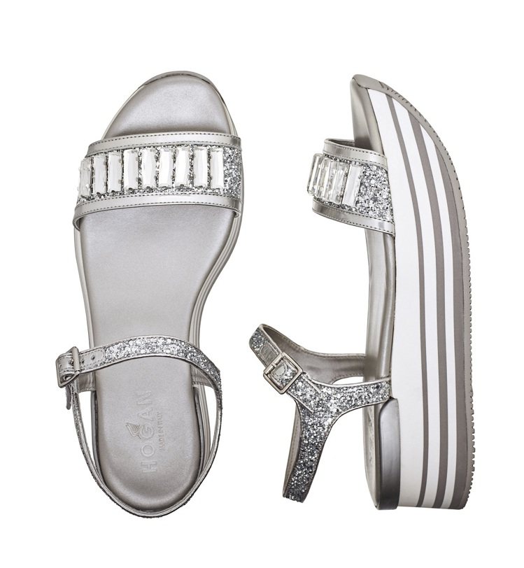 銀色水鑽裝飾星砂亮片繫踝厚底涼鞋，售價23,600元。圖／HOGAN提供