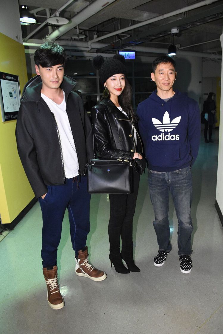 隋棠和老公去看瑪丹娜演唱會時，拎的正是FENDI Dotcom。圖／FENDI提...