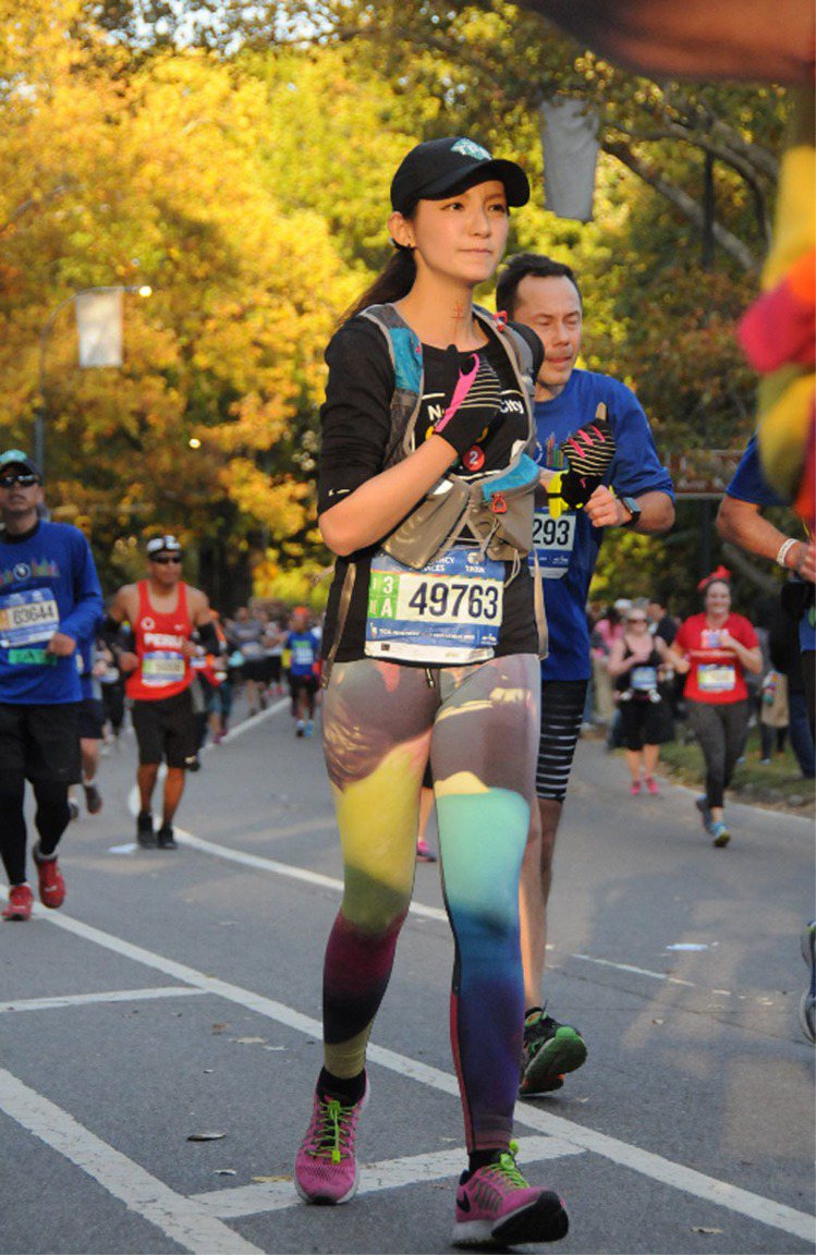 歐陽靖參加2015紐約馬拉松在中央公園跑步。圖/歐陽靖提供