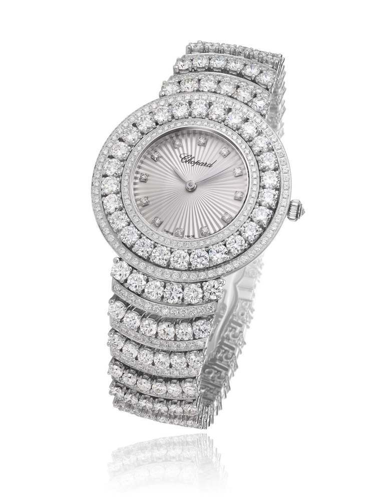 L'Heure du Diamant系列腕表，18K白金，鑲嵌總重21.09克拉鑽石。售價852萬2,000元。圖／蕭邦提供