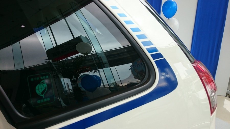 COLT PLUS海洋靚行曲的車身上有象徵海洋的車貼。 記者趙惠群／攝影