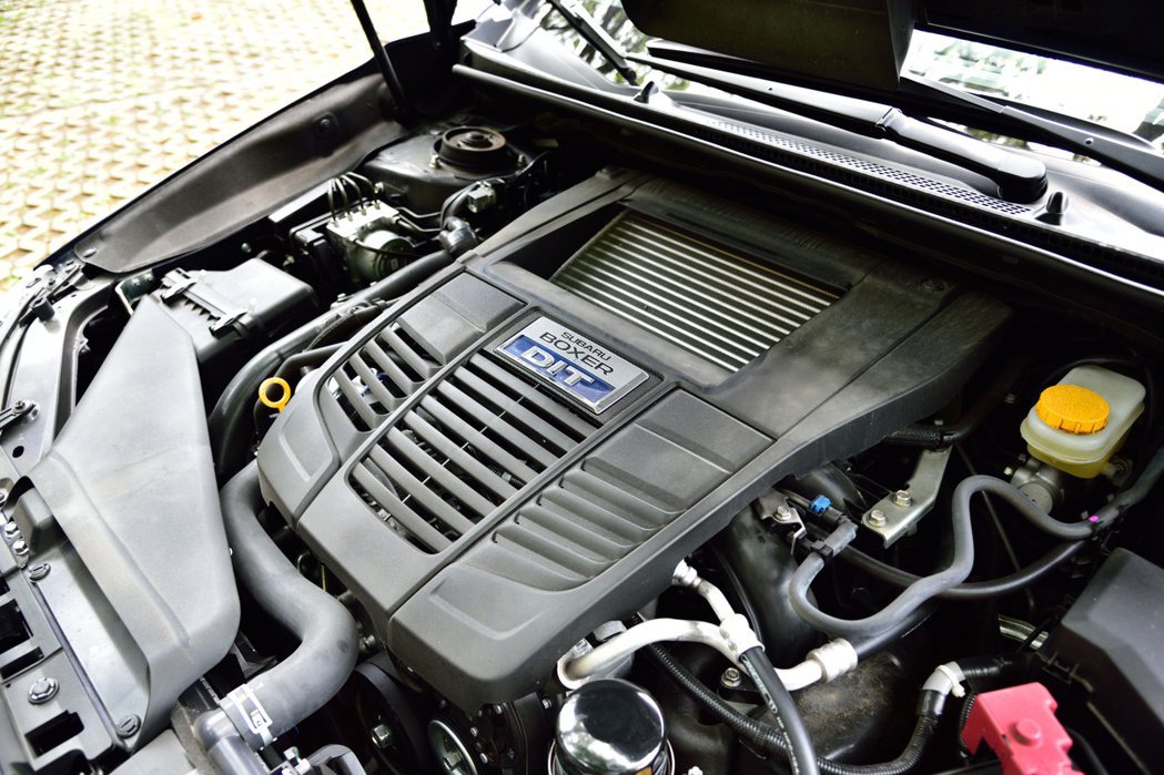 低重心的水平對臥引擎設計是Subaru車款的特色。 記者彭奕翔／攝影