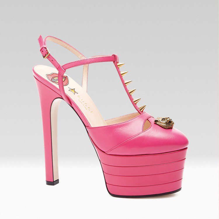 ANGEL 粉紅色迷你虎頭鉚釘裝飾高跟鞋。圖／GUCCI提供