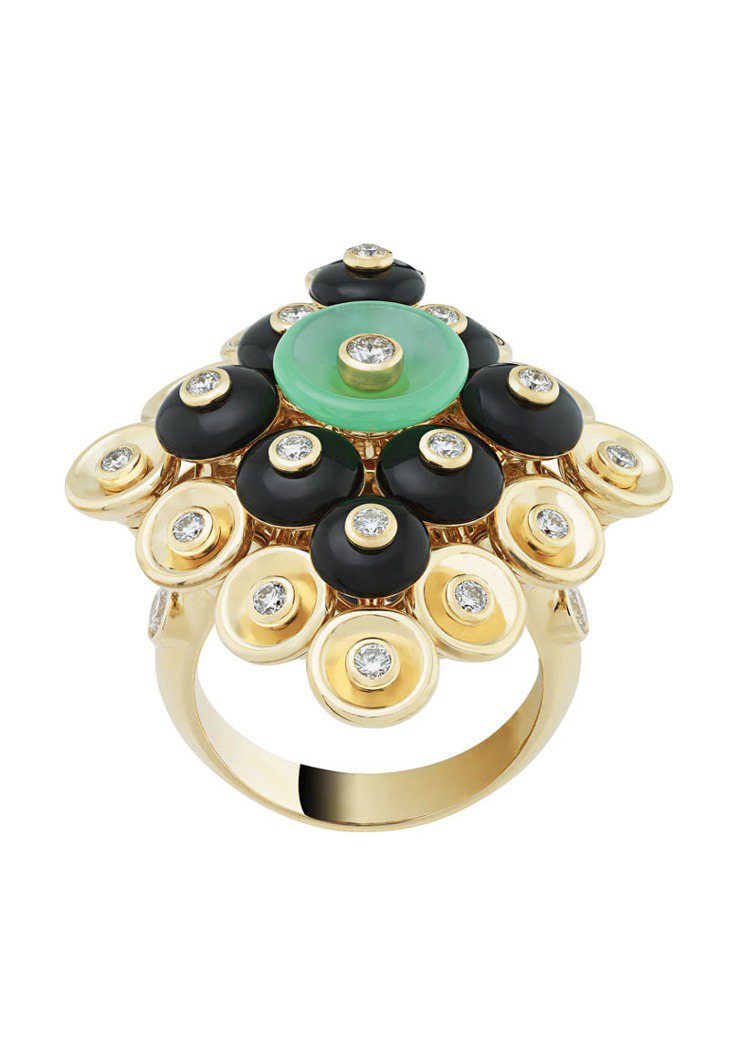 全新珠寶系列Bouton d’or戒指，黃 K 金、鑽石、 縞瑪瑙、綠玉髓。圖／梵克雅寶提供