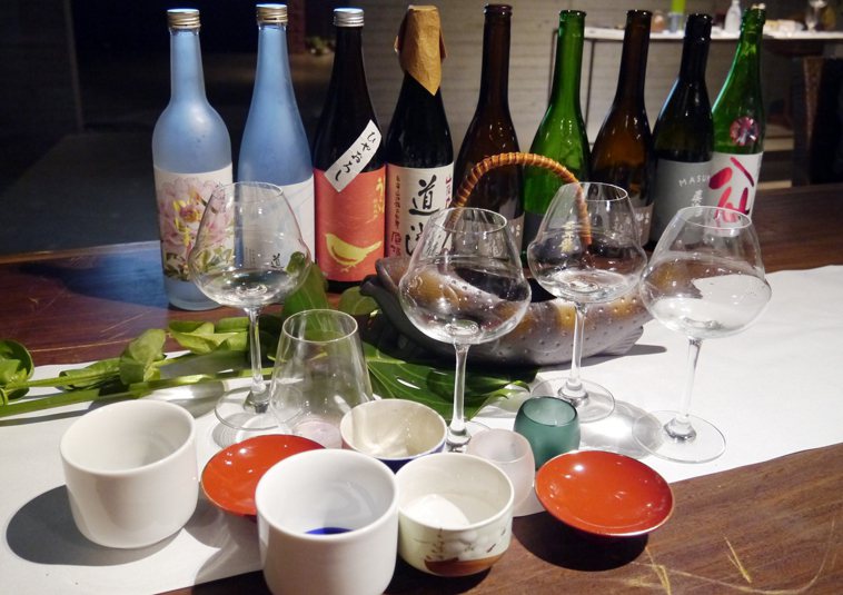 過去珍貴的日本地酒，如今在台灣就喝得到。 圖／朱慧芳