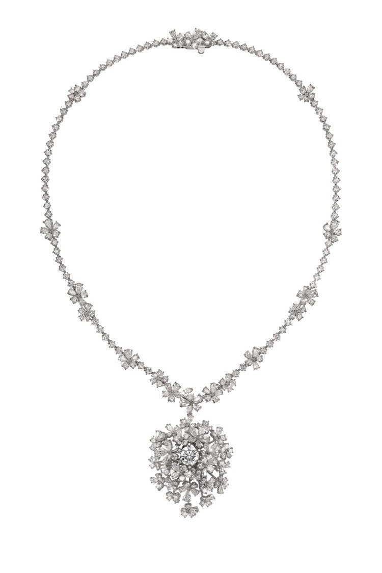 TASAKI wild bouquet radiant鑽石鉑金項鍊，2,200萬...