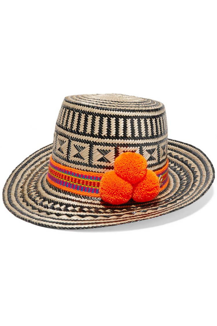 YOSUZI 绒球裝飾編織草遮陽帽(橘)。圖／NET-A-PORTER提供