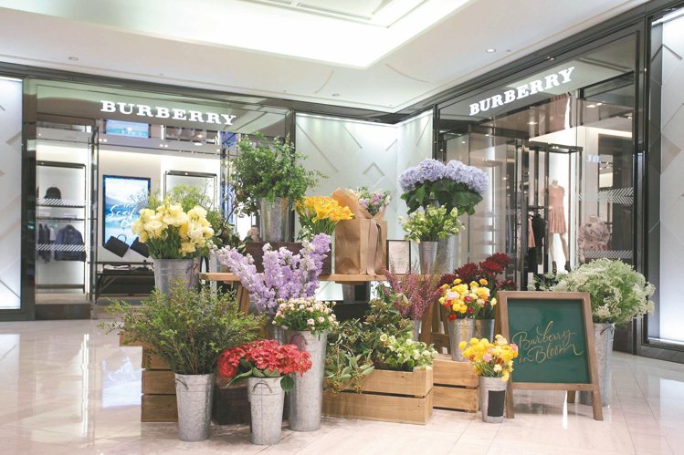 Burberry開臨時花店「Burberry in Bloom」。 圖／Burberry提供