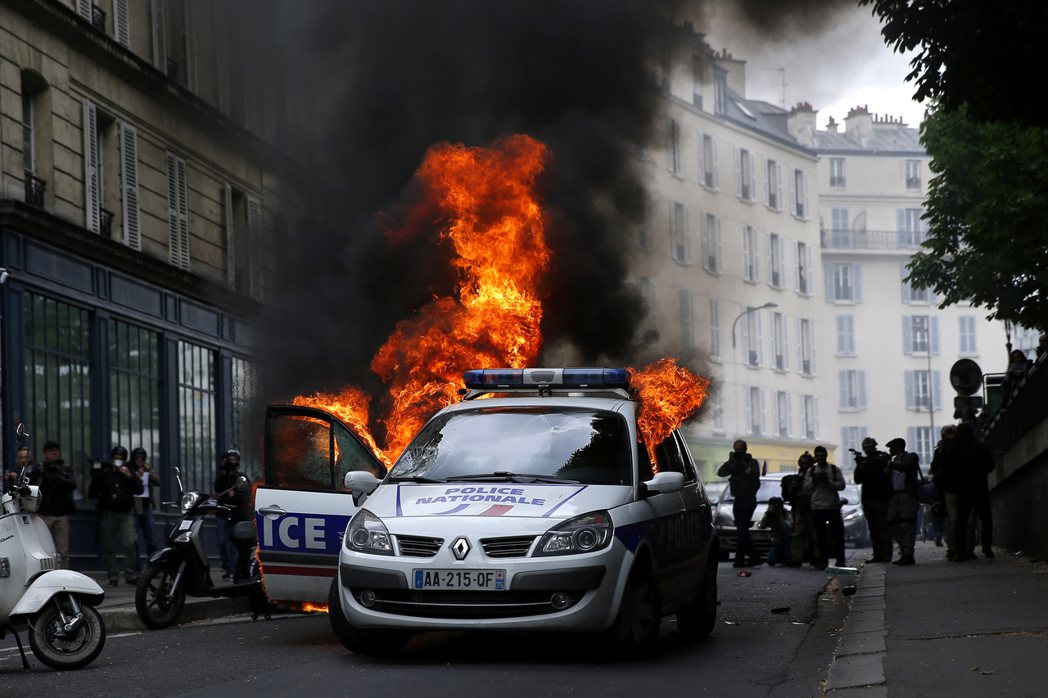 5月19日：抗爭下的精神極限？法國警察上街「反仇警暴力」 圖／歐新社